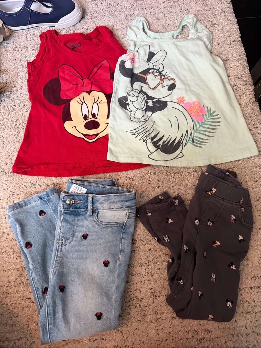 Disney Girls Minnie Mouse BUNDLE LOT Tops Tanks & Jeans Euc size 4 / 4t